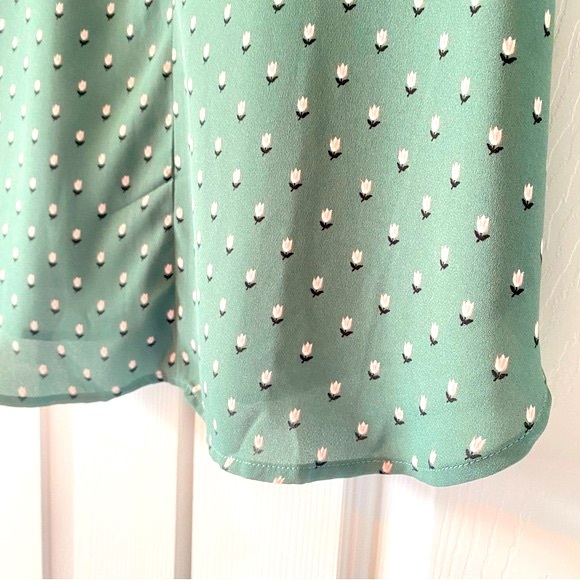 Loft Green Cut-In Cami Top with Blush Pink Tulips, S - Picture 4 of 8